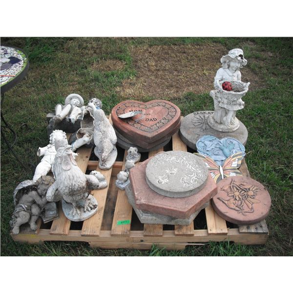pallet of yard/garden décor