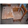 Image 4 : 2 vintage school desks