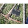 Image 4 : lot of shovels, edger, pickaxes