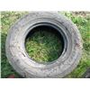 Image 5 : 2 tires - both LT265/75R16