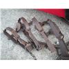 Image 5 : 2 plastic saw horses, lunch bag and traps