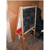 Image 1 : chalkboard/whiteboard