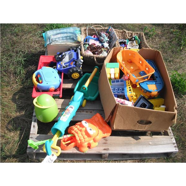 pallet lot - kids toys