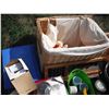 Image 3 : pallet lot - baskets, décor items, kitchenwares, etc.