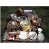 Image 1 : pallet lot - kitchenwares, vintage style radio, etc.