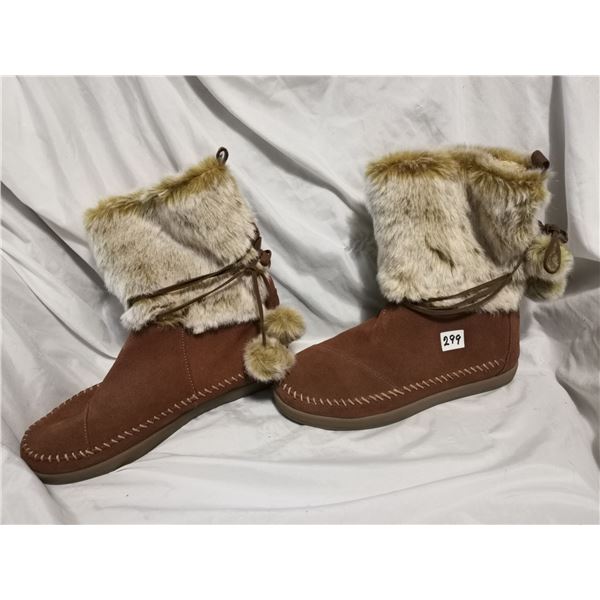 Toms Mukluks Great Condition, US Size 9