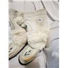 Image 2 : White Beaded Mukluks, Manitobah Mukluks