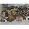 Image 2 : Large lot of Pins