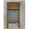 Image 4 : Vintage “Pearl” Glass & Wood Washboard