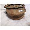Image 2 : Wooden Wheel Pulley