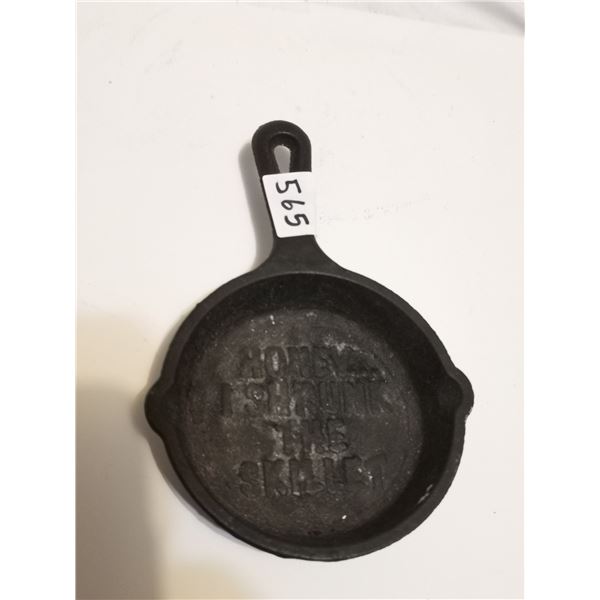 Advertising small cast iron pan, lodge USA