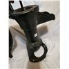 Image 6 : Cast iron #134 beatty water pump