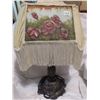 Image 3 : Antique Looking Lamp, nice