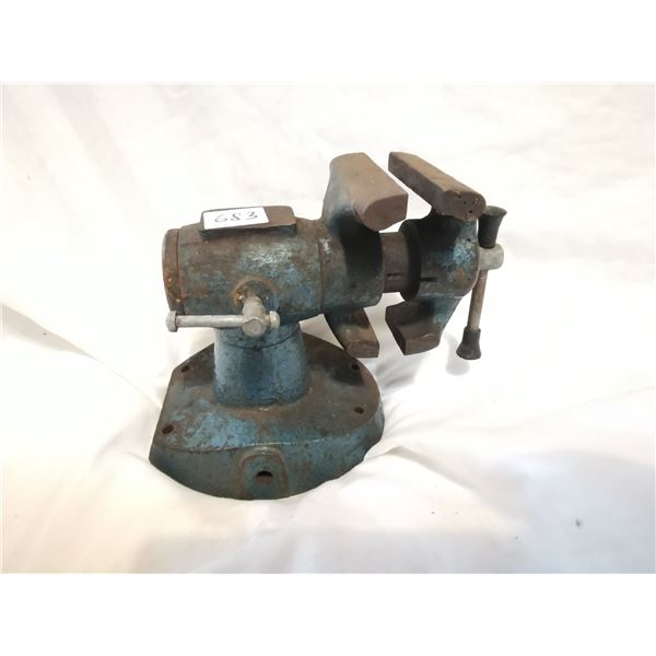 Older Hobby Vice, two adjustable positions