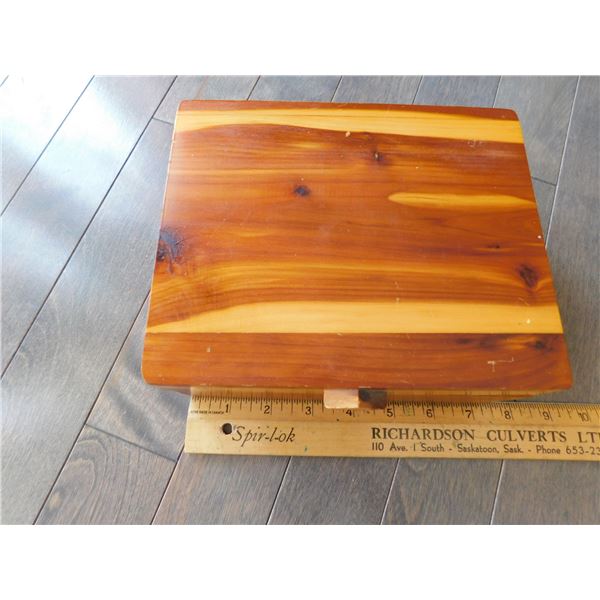 WOODEN CEDAR LINED JEWELRY BOX