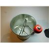 Image 4 : SINGLE SIFT ANDROCK SIFTER WITH TULIP DESIGN