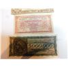 Image 4 : 4 WAR ERA BANK NOTES