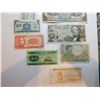Image 4 : 11 FOREIGN BANK NOTES