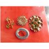 Image 1 : 4-VINTAGE BRAOCHES