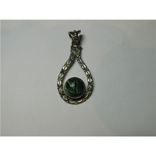 STERLING PENDANT GREEN STONE