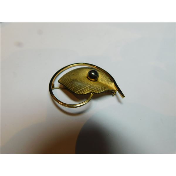 VINTAGE GOLDTONE BROACH, BOND BOYD STERLING WITH PEARL