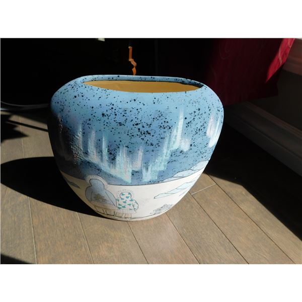 MAVIS SIGNED NORTHEN LIGHTS INUIT VASE