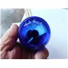 Image 4 : COBALT BLUE APPLE PAPERWEIGHT SIGNED MARK ARMSTRONG