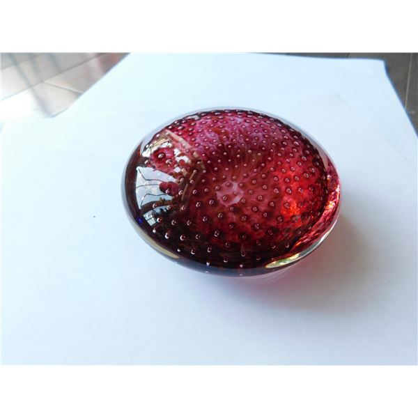 CRONTOLLED BUBBLES CRANBERRY PAPERWEIGHT SIGNED IAN FORBES