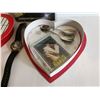 Image 2 : Elvis Karaoke DVD, Elvis Heart Box e/ Spoons & Card