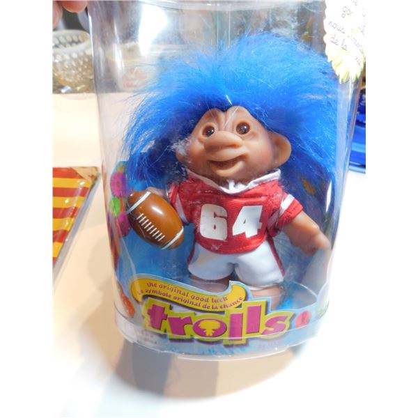 TROLLS ACTION FIGURE NIB