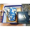 Image 3 : VICTORIA AND ALBERTG MUSEUM MUG IN NIB
