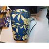Image 6 : VICTORIA AND ALBERTG MUSEUM MUG IN NIB