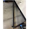 Image 4 : Heavy-duty clothing rack (contents not included)
