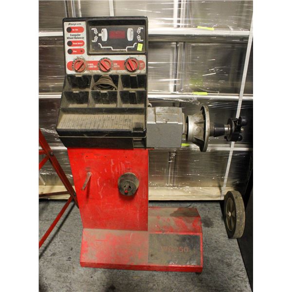 SNAP-ON WB250 WHEEL BALANCER