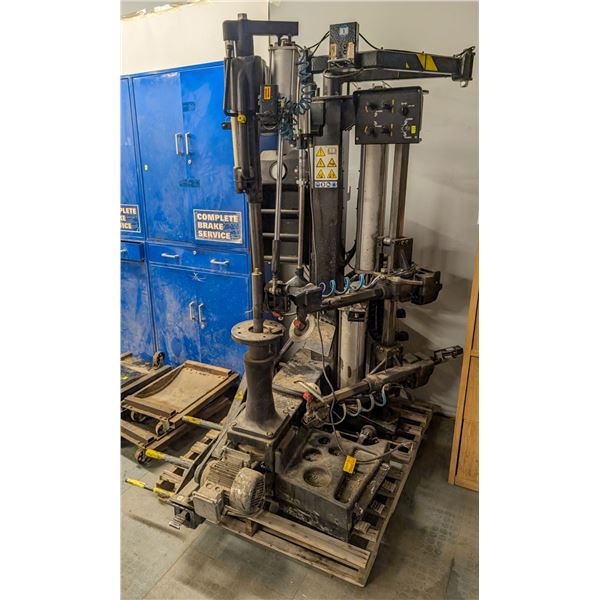 UNNAMED TIRE CHANGER MACHINE