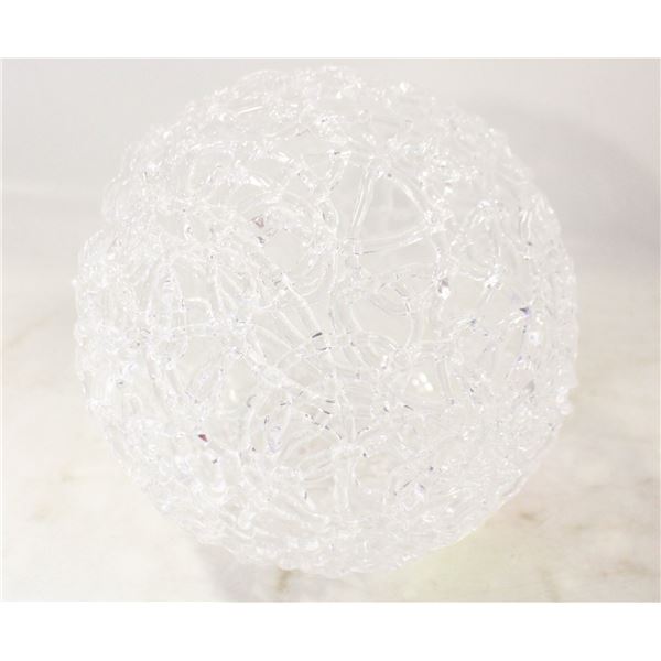 RESIN SPAGHETTI SNOWBALL ABOUT 6 INCHES