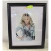 Image 1 : CARRIE UNDERWOOD PROMO SHOT CERTIFICATE ON BACK