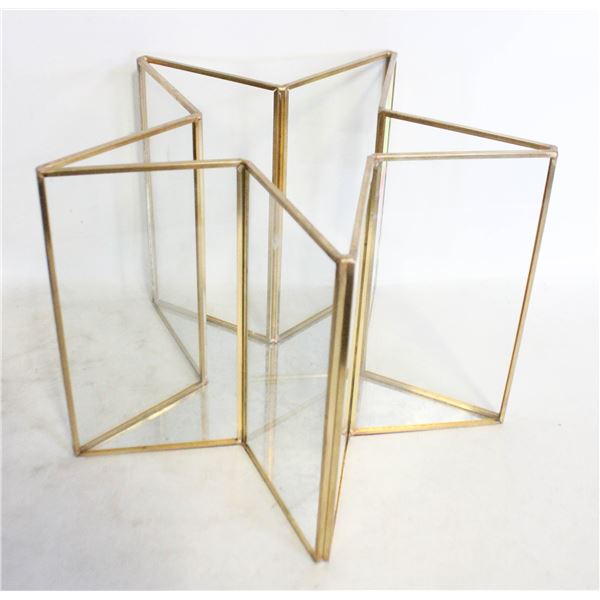 STAR SHAPED BRASS AND GLASS DÉCOR