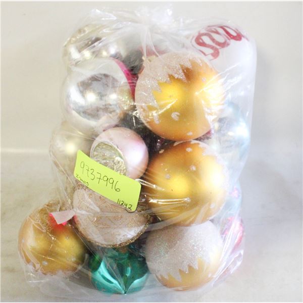 BAG OF VINTAGE GLASS CHRISTMAS ORNAMENTS