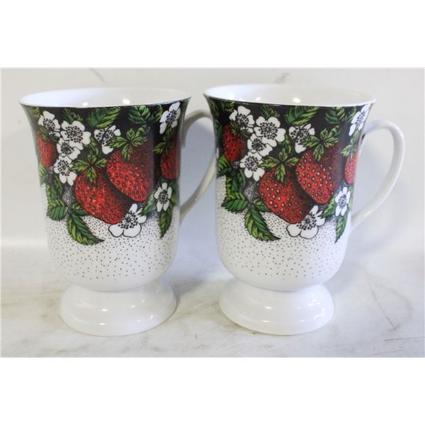 PAIR OF CHODZIEZ CERAMIC MUGS WITH