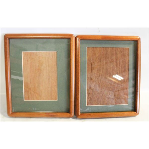 2 TEAK FRAMES MATCHING