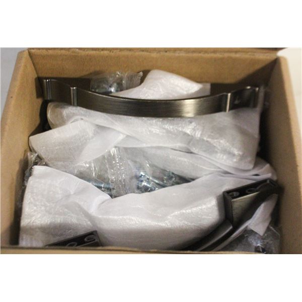LOT OF CUPBOARD HANDLES