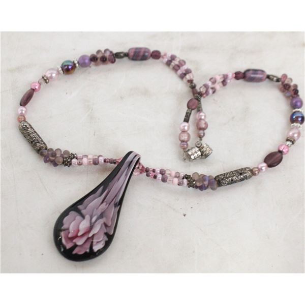 LAVENDER FLORAL LAMPWORK NECKLACE WITH GLASS