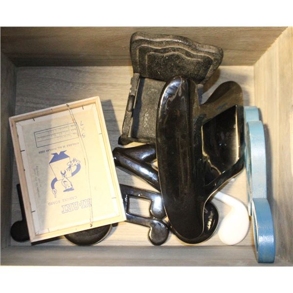 DECORATION BOX WITH DECORATION ITEMS