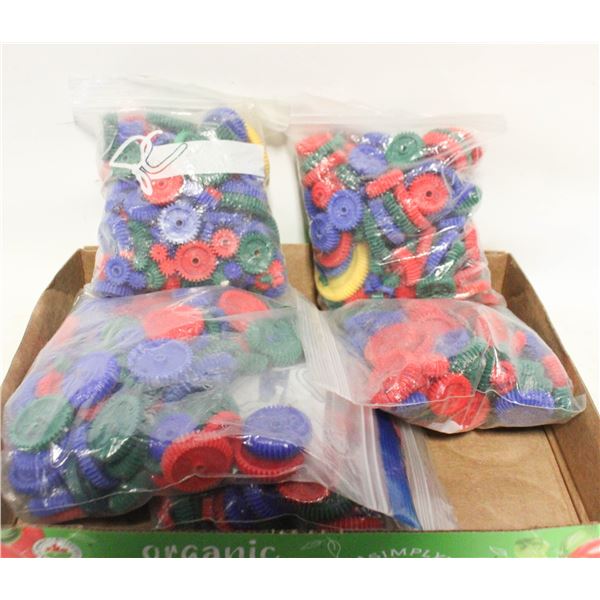 LOT OF ASSORTED PLASTIC TOY CONSTRUCTION GEARS