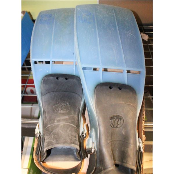 SNORKELING FINS