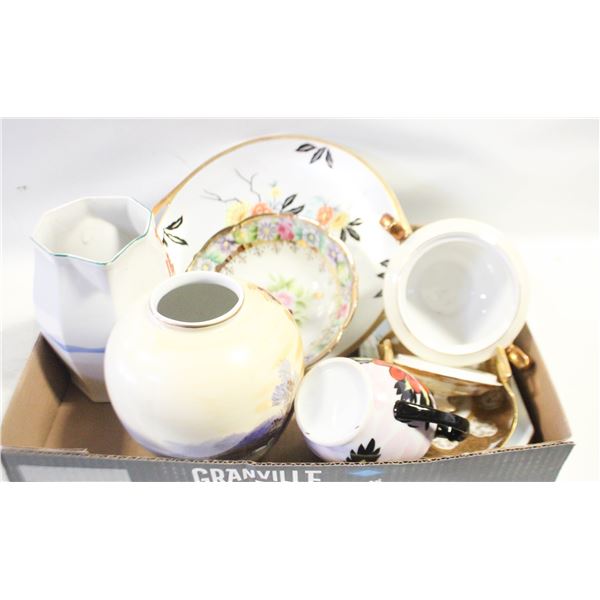 EIGHT PIECES OF DECORATIVE ORIENTAL PORCELAIN