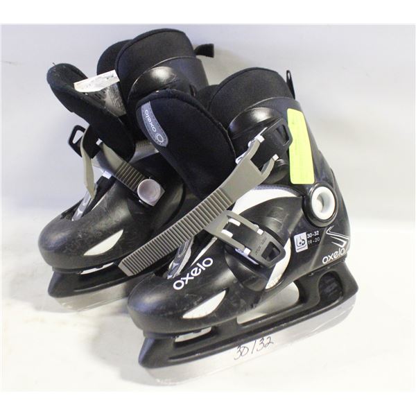 OXELO KIDS SZ 12.5C/1 ICE SKATES - USED