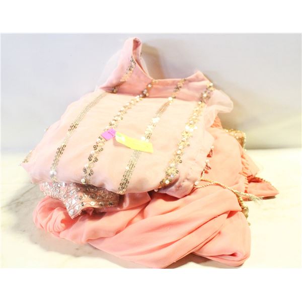 ESTATE TRADITIONAL OUTFIT LADIES SZ M + GIRLS SZ 2