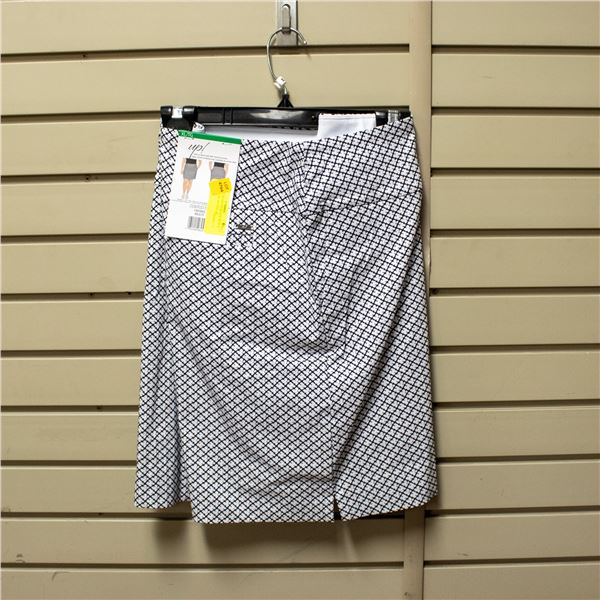 NEW UP! WOMEN'S BLACK/WHITE PULL-ON SKORT SIZE XL
